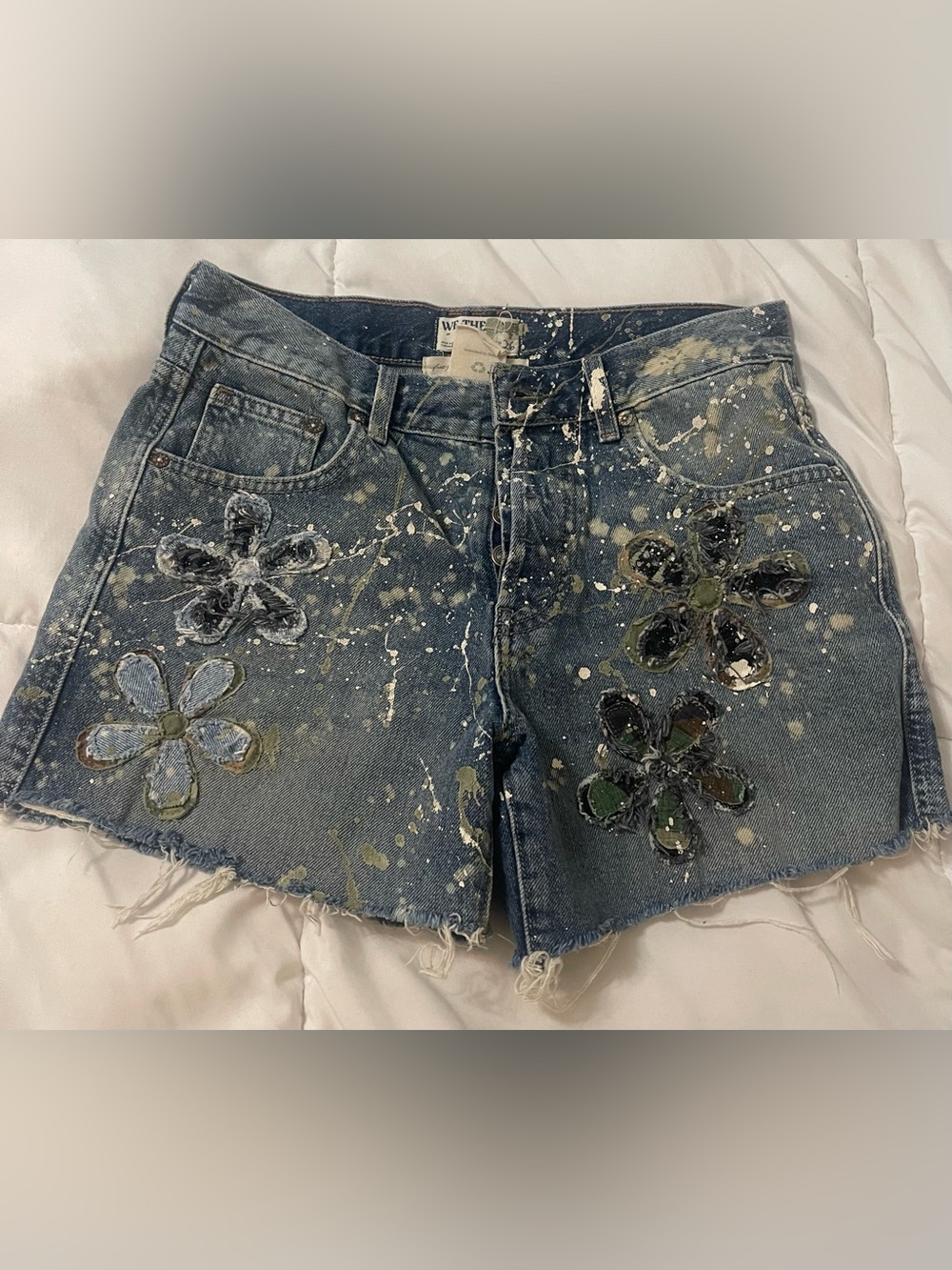 Free People Tricia Fix Embellished Denim Shorts – Size 26 - Picture 4 of 8